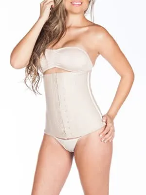 femme en petite tenue avec un corset minceur beige de weightworld