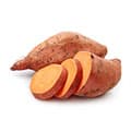 patate douce coupée en rondelles sur un fond blanc patate douce coupée en rondelles sur un fond blanc