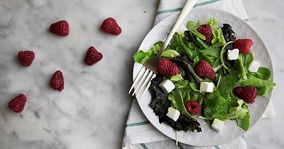 Salade de framboises et fromage feta