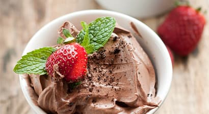 Mousse au chocolat, açai et menthe poivrée