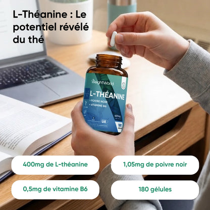 Bouteille WeightWorld L-théanine au poivre noir tenue à la main