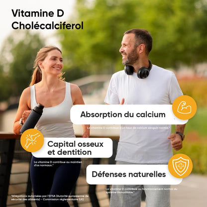 Flacon vitamine D3 2000 UI tenu dans la main, étiquette orange et bouchon noir