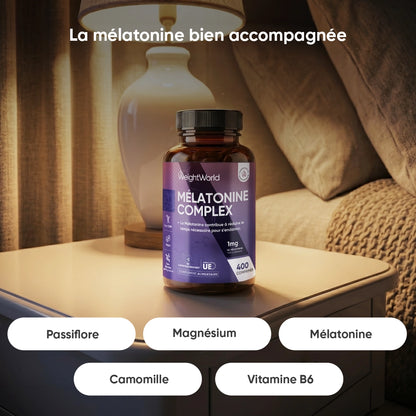 Flacon WeightWorld de mélatonine 1 mg, sur table de nuit, étiquette violette